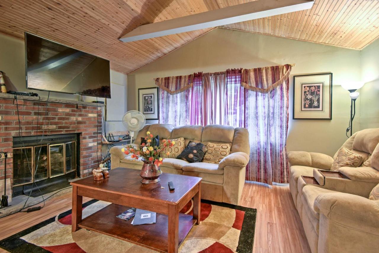 Cozy Arrowhead Lake Home With Sunroom And Pool Access! Pocono Lake Екстер'єр фото